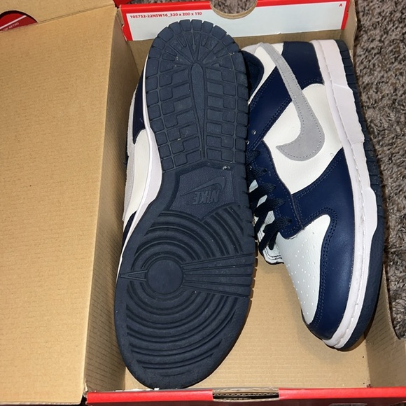 Nike Dunk Low - Picture 4 of 6